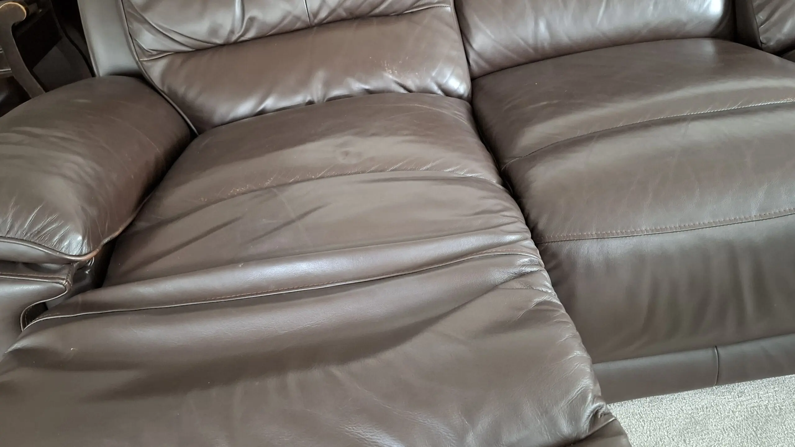 DFS Landos brown leather recliner sofa set