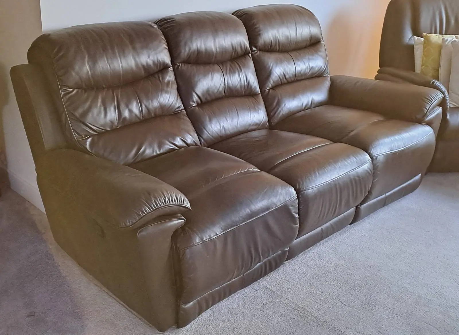 DFS Landos brown leather recliner sofa set