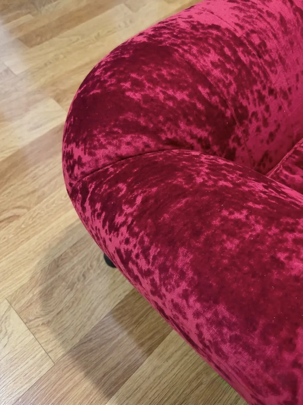 Laura Ashley Mortimer Cranberry Crushed Velvet Large 2 Seater Sofa (inc Feet)