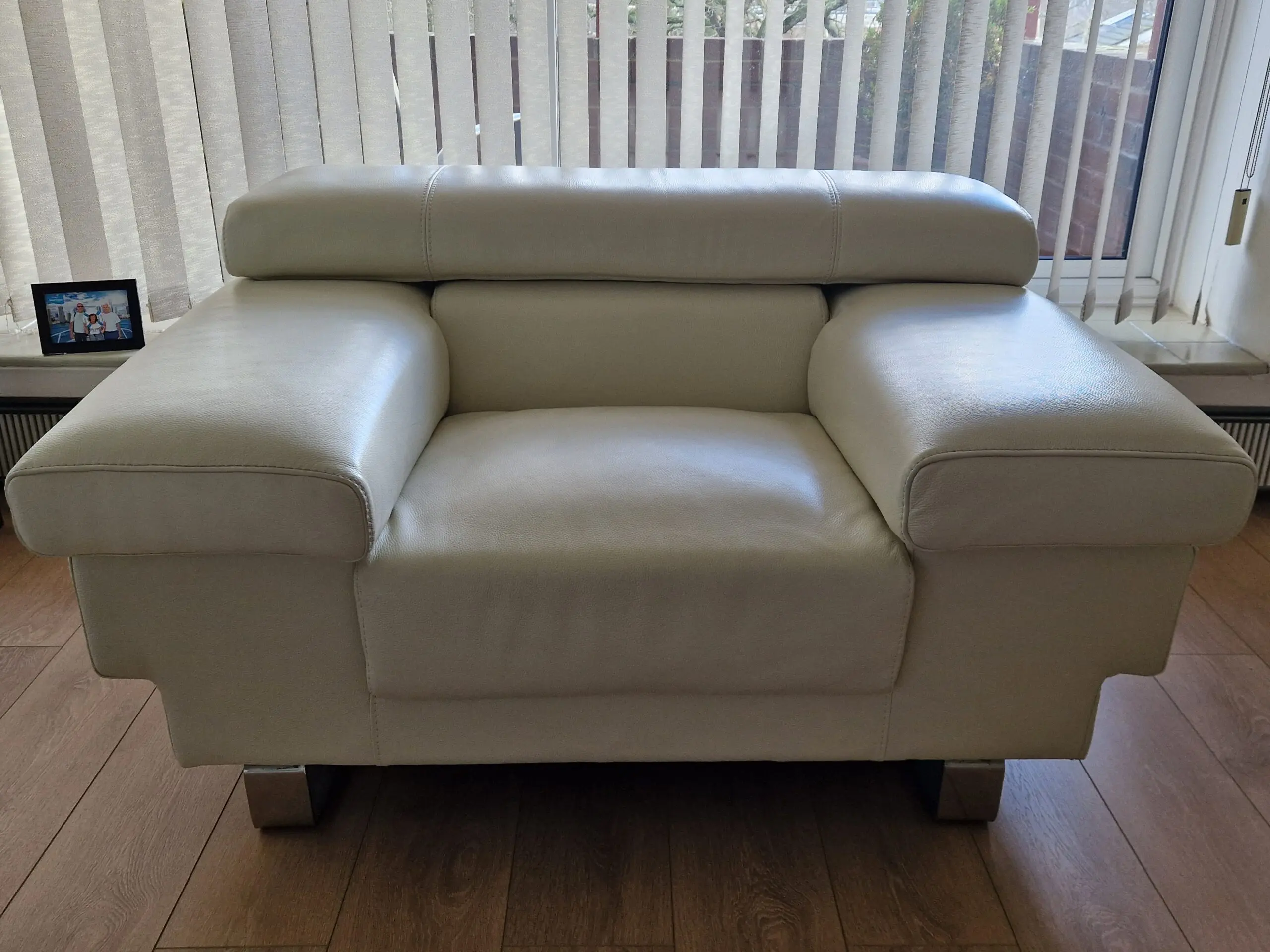 Denelli Italia Leather Armchair – Immaculate / Showroom Condition