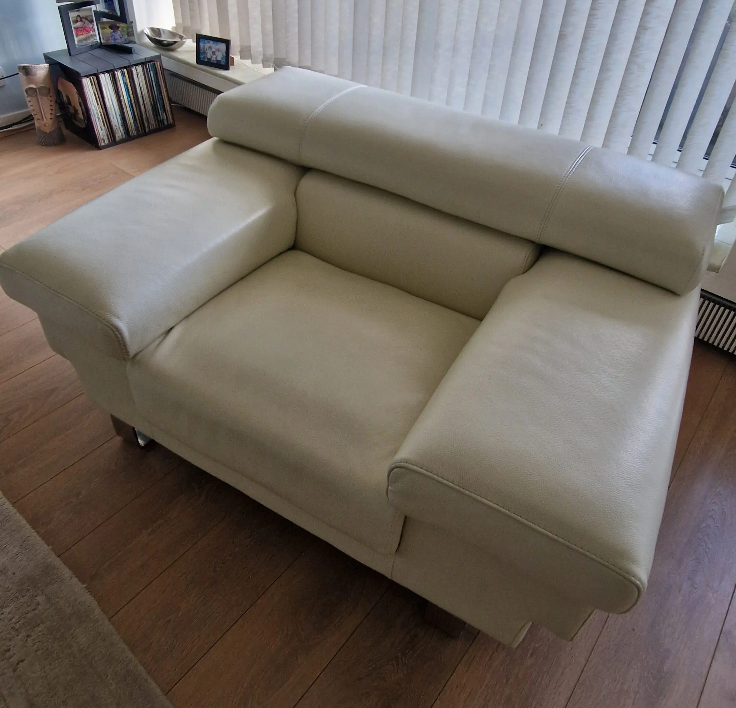 Denelli Italia Leather Armchair – Immaculate / Showroom Condition