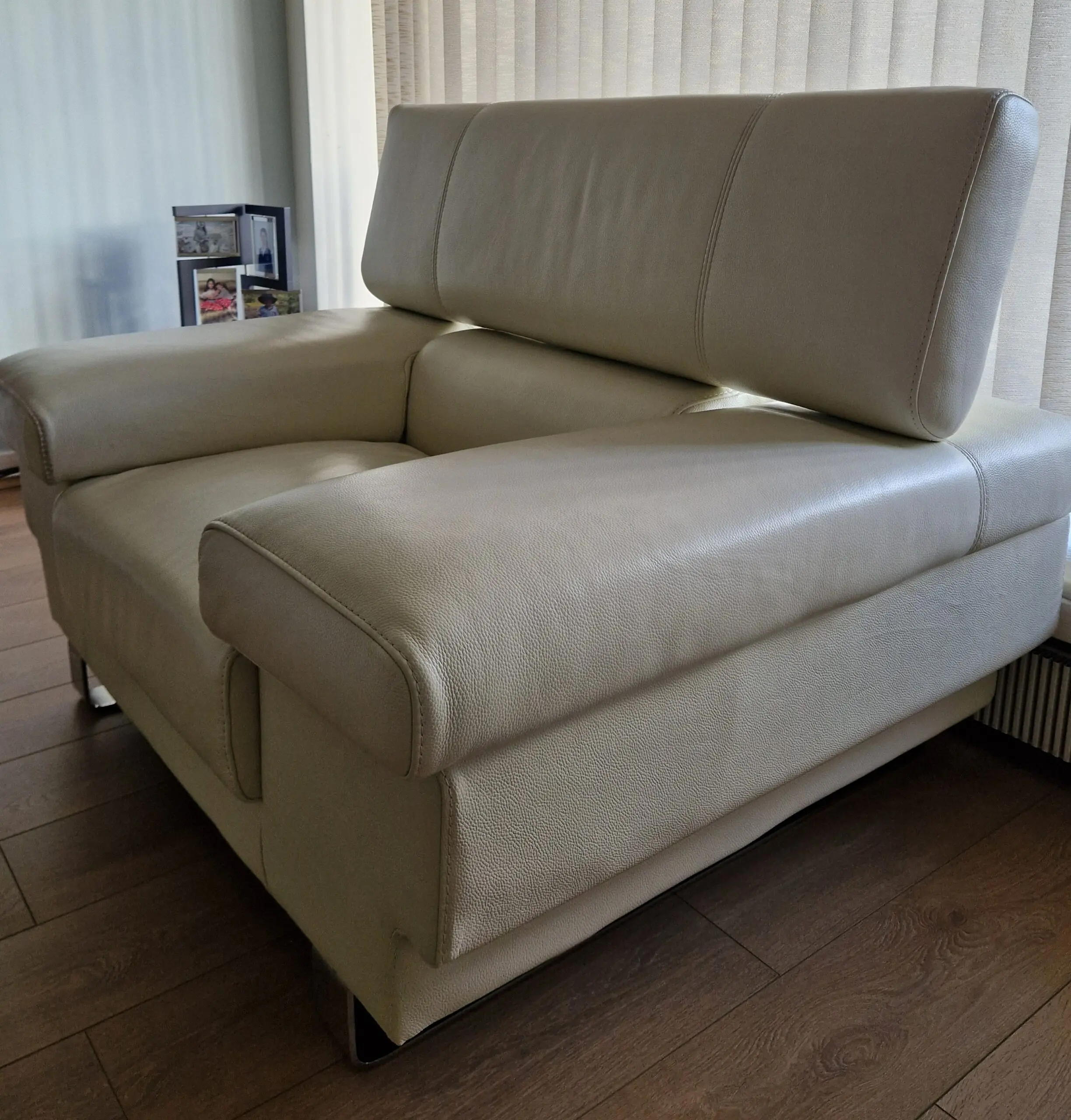 Denelli Italia Leather Armchair – Immaculate / Showroom Condition