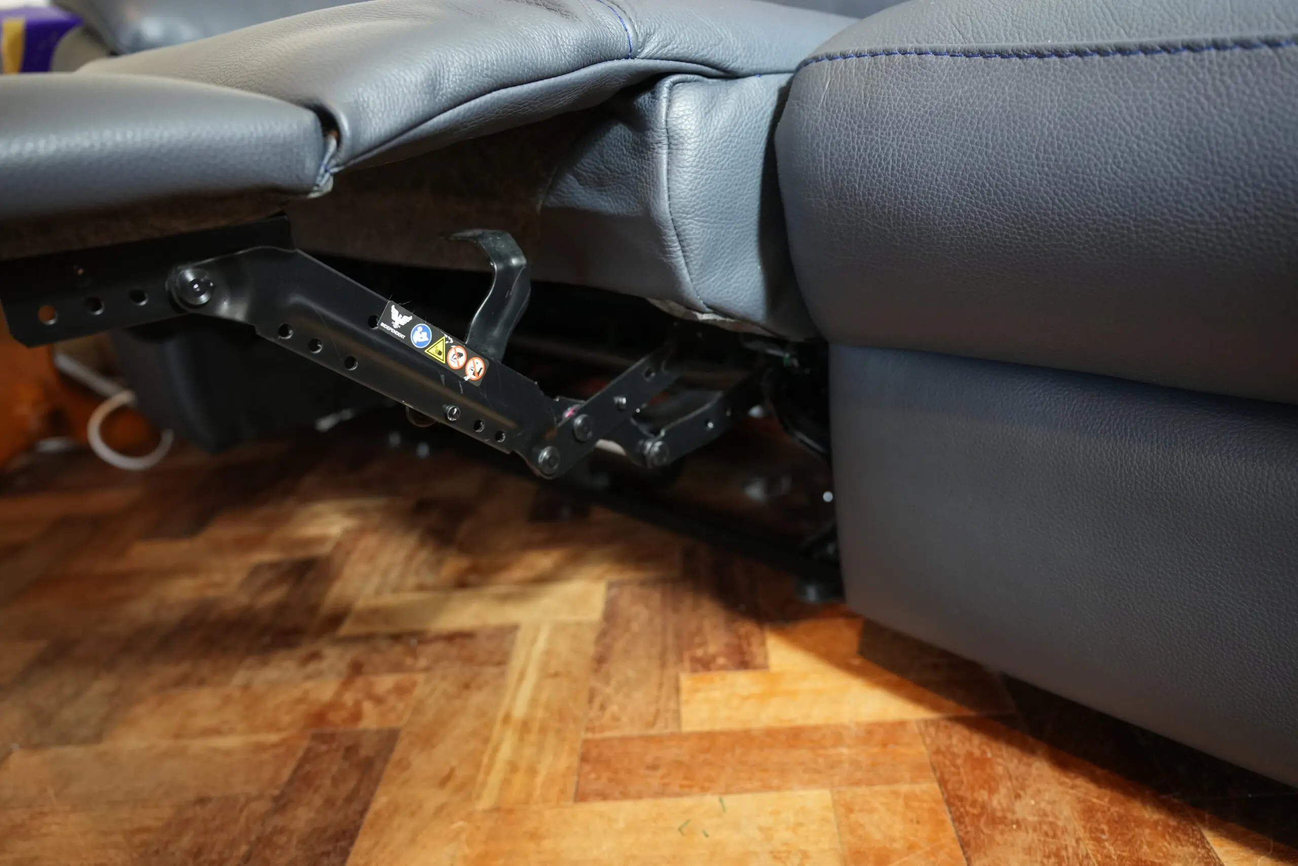 2x Nicoletti Pepino 3 Seater Leather Power Recliner sofas