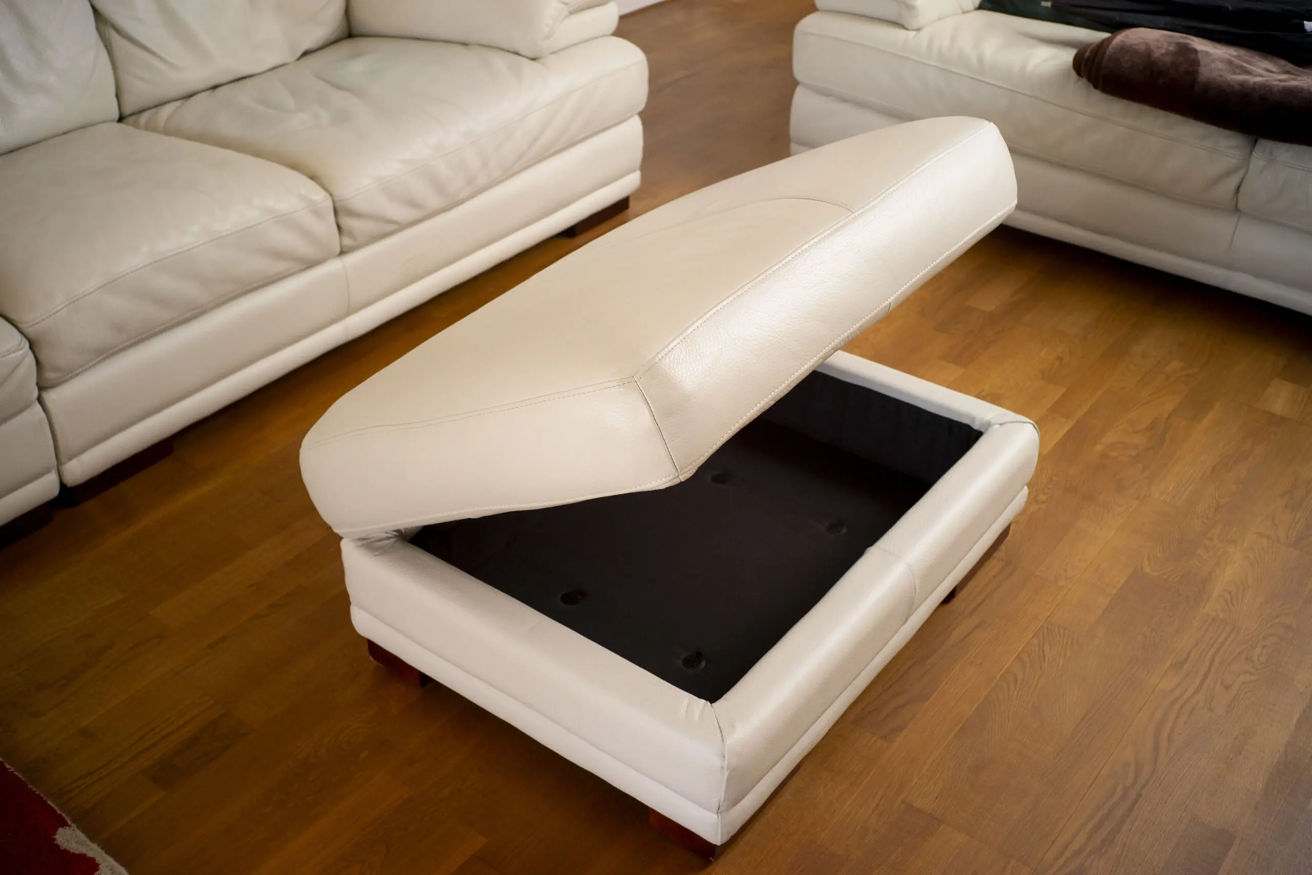 sophology, ivory, 4 piece sofa set.