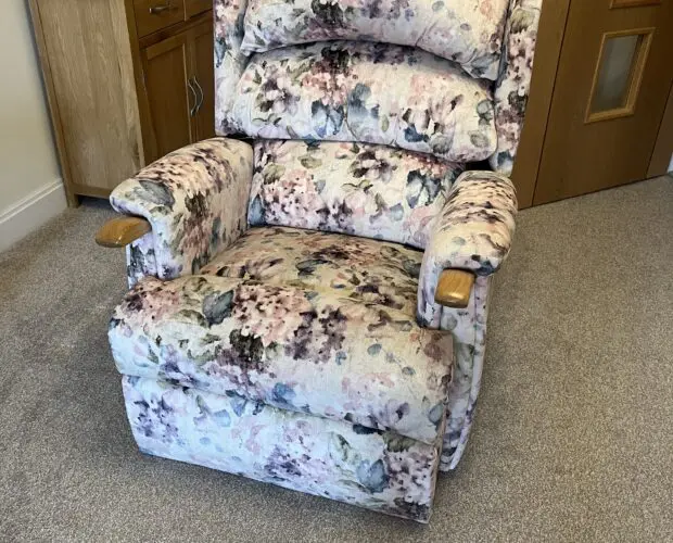 HSL Rise and Recline power chair and matching 2 seat sofa