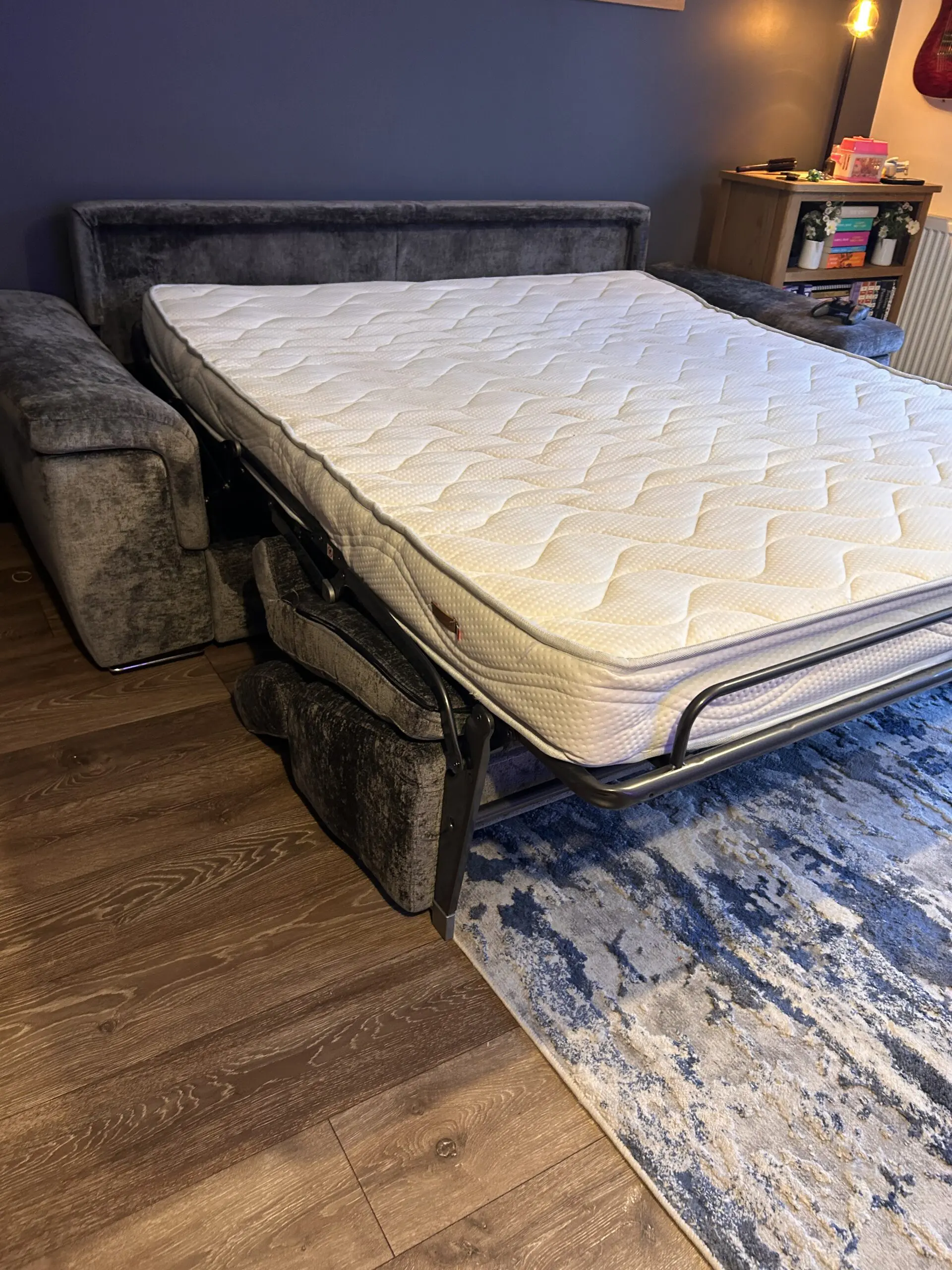 Scs 4 seater sofa bed with square arm rest