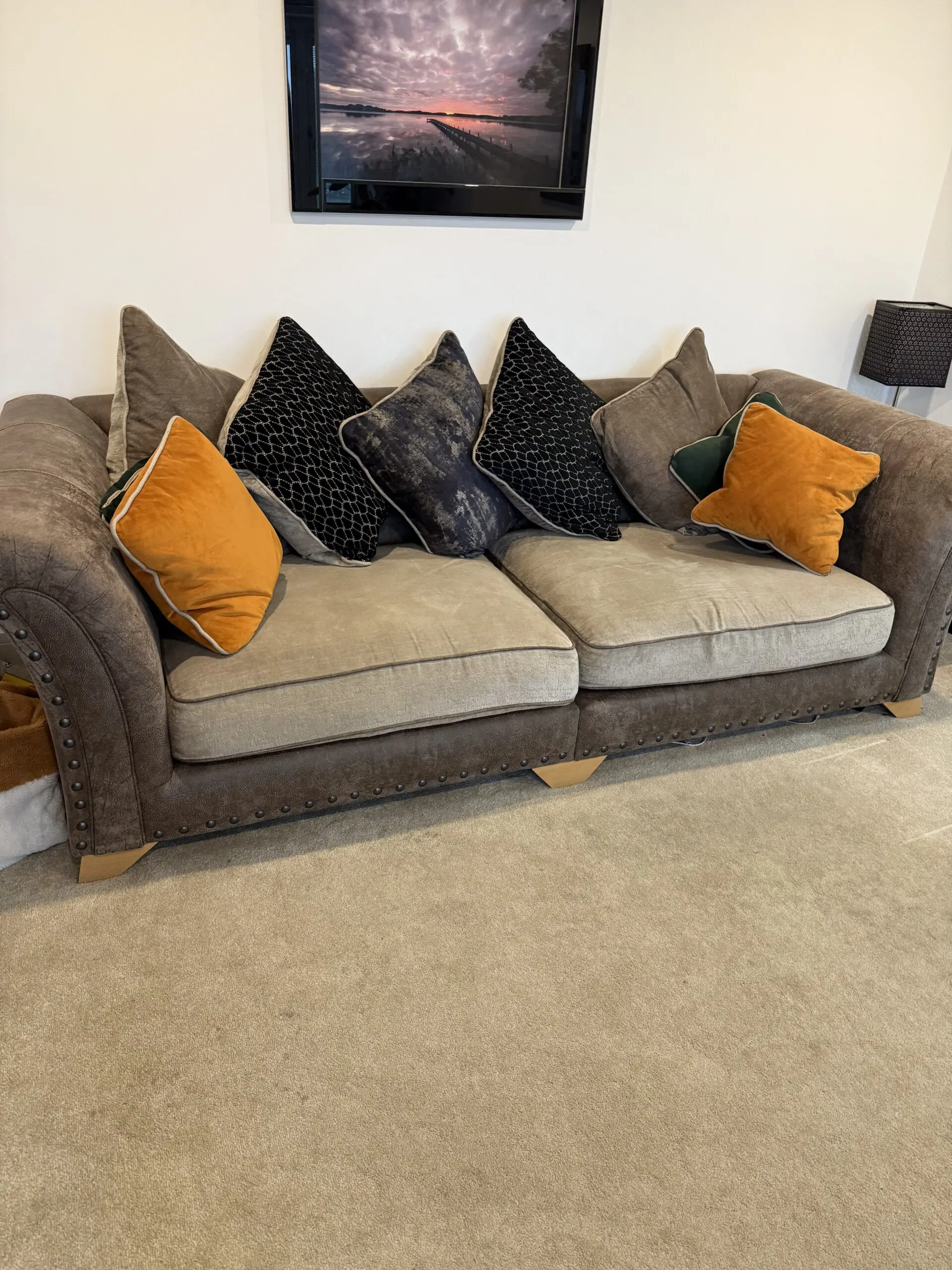 Lovely 2-Seater Love Chair & 4-Seater Sofa Set – Excellent Condition ✨