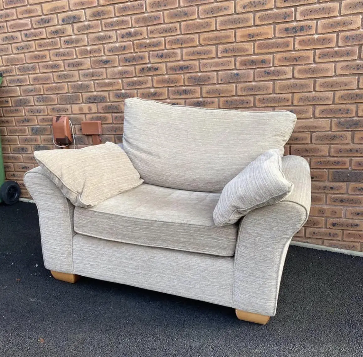 L shaped sofa and two arm chairs beige comfy and used like new.