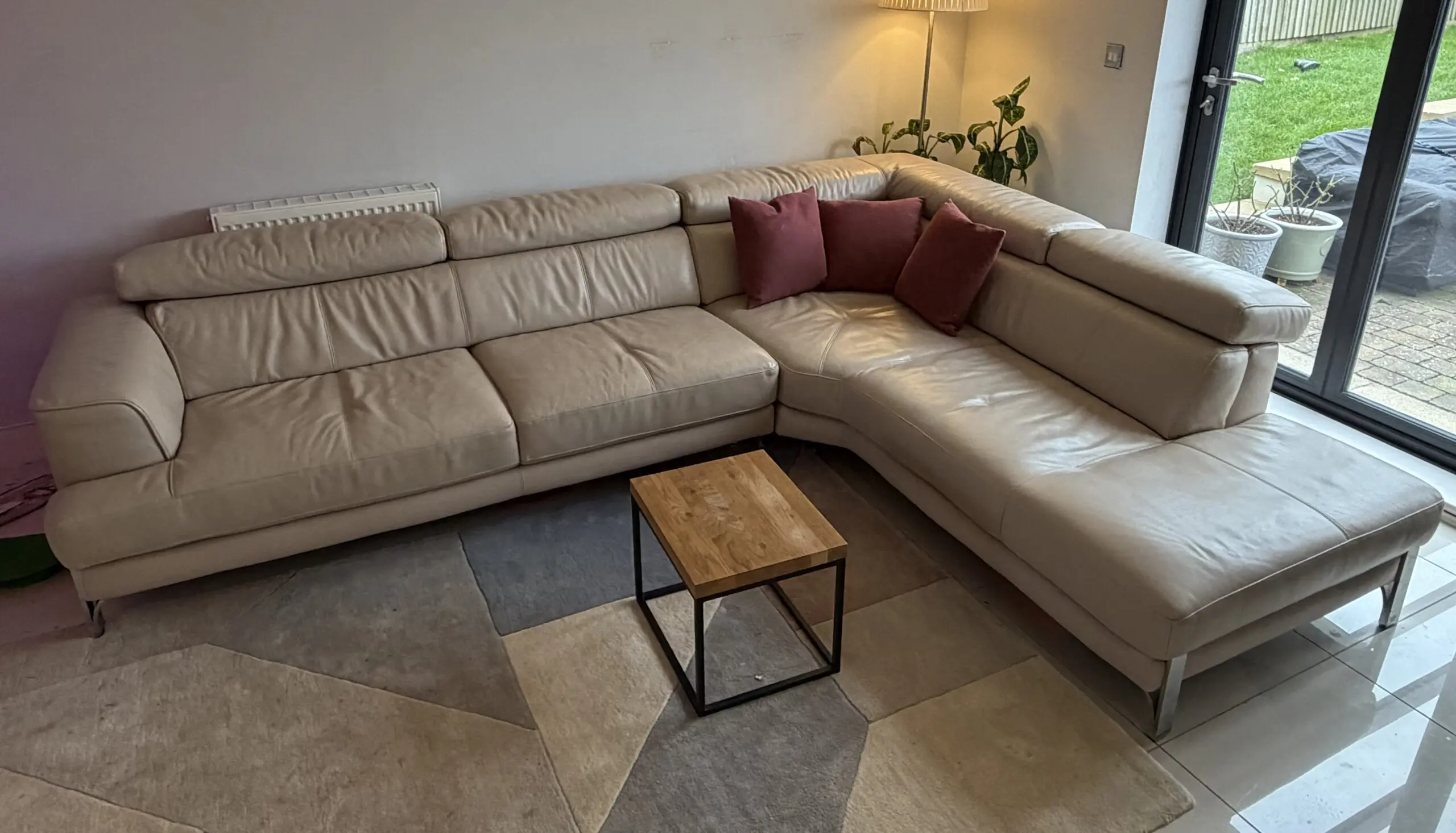 Large Leather Corner Sofa (DFS)