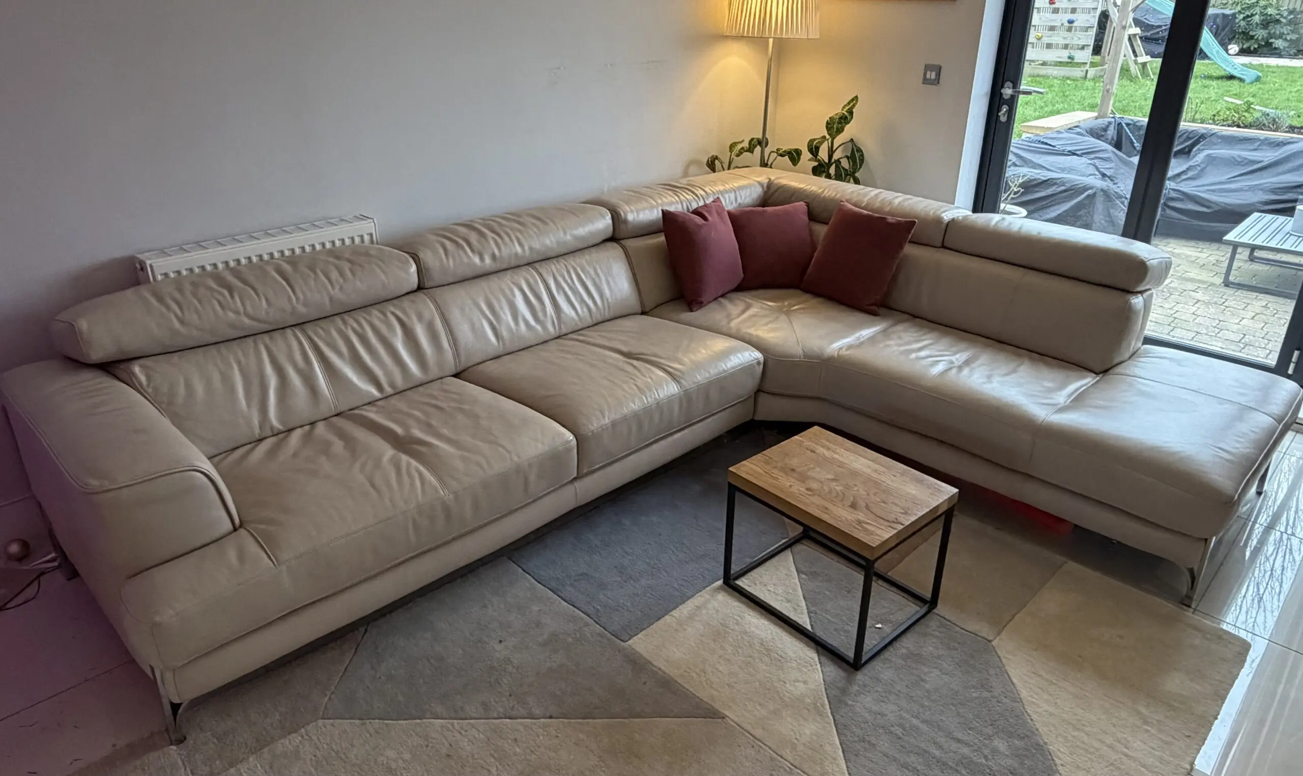 Large Leather Corner Sofa (DFS)