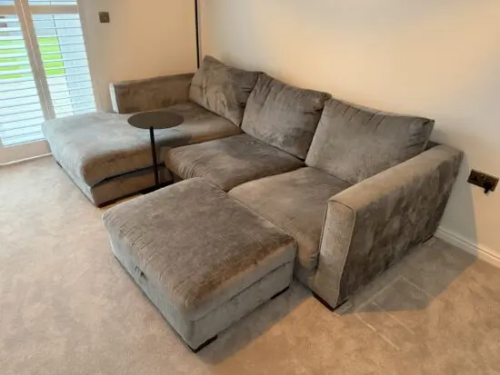 EXCELLENT CONDITION SOFOLOGY MAJESTIC 2 SEATER, LEFT HAND FACING CHAISE