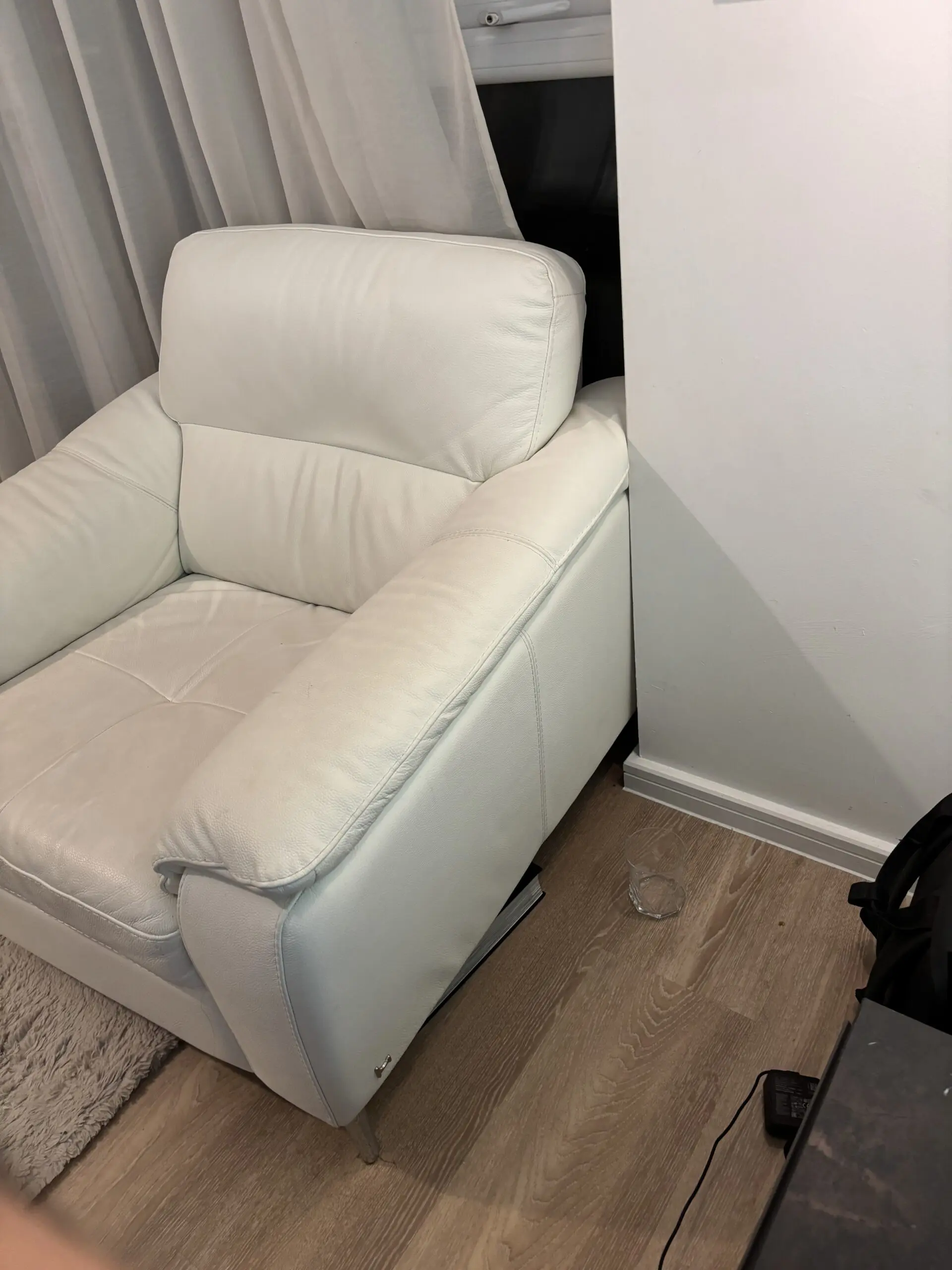 Furniture Village NICOLETTI - MALDINI 3 SEATER LEATHER SOFA AND CHAIR - WHITE