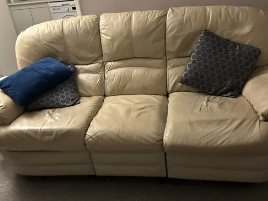 Cream leather 3seater recliner , 2 seater sofa and recliner armchair