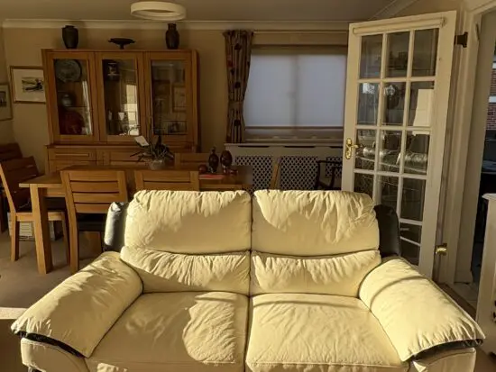 Gorgeous leather sofa set: 3 pieces