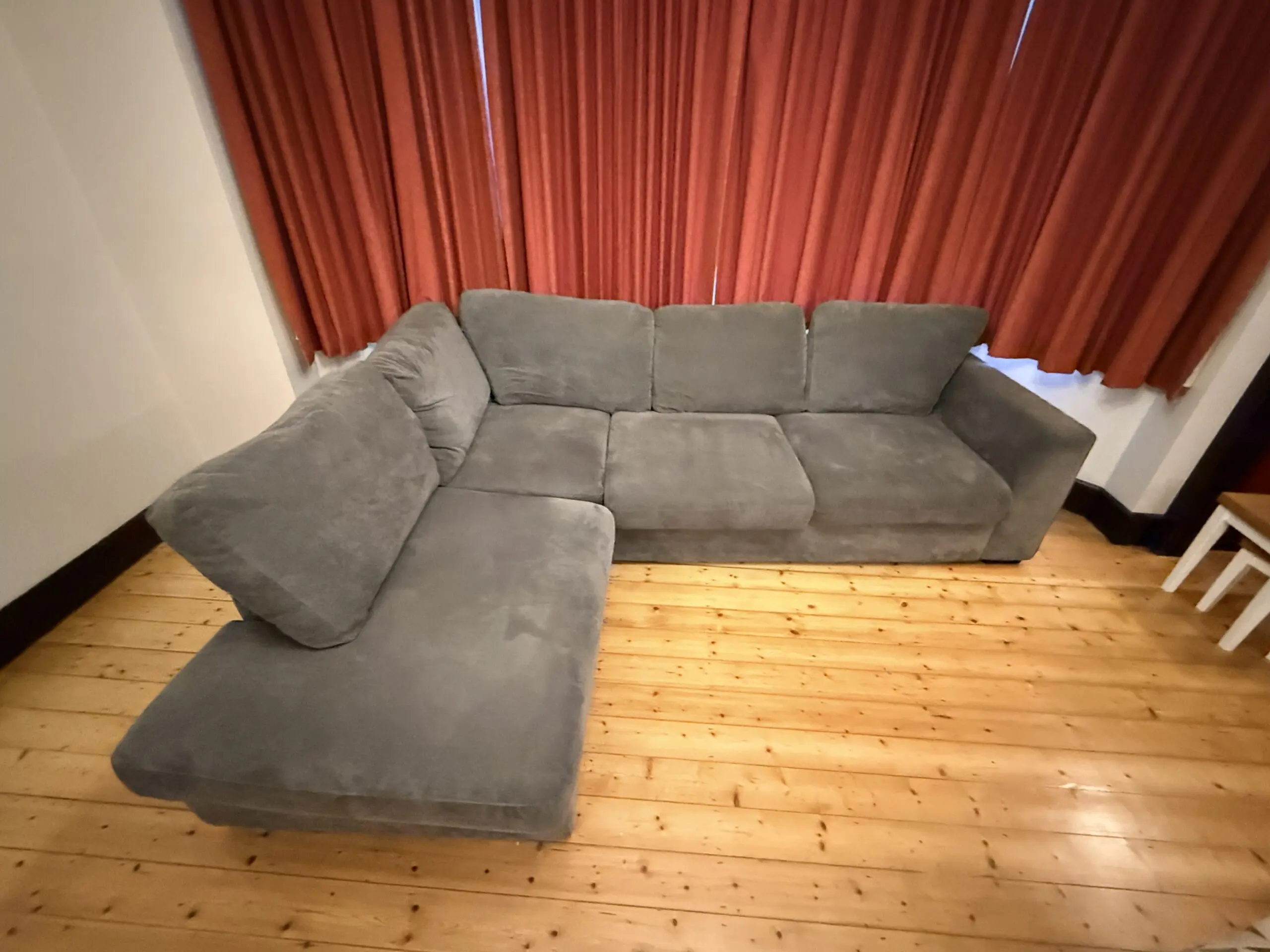 Large Luxury Natuzzi L shape corner Sofa – Like New