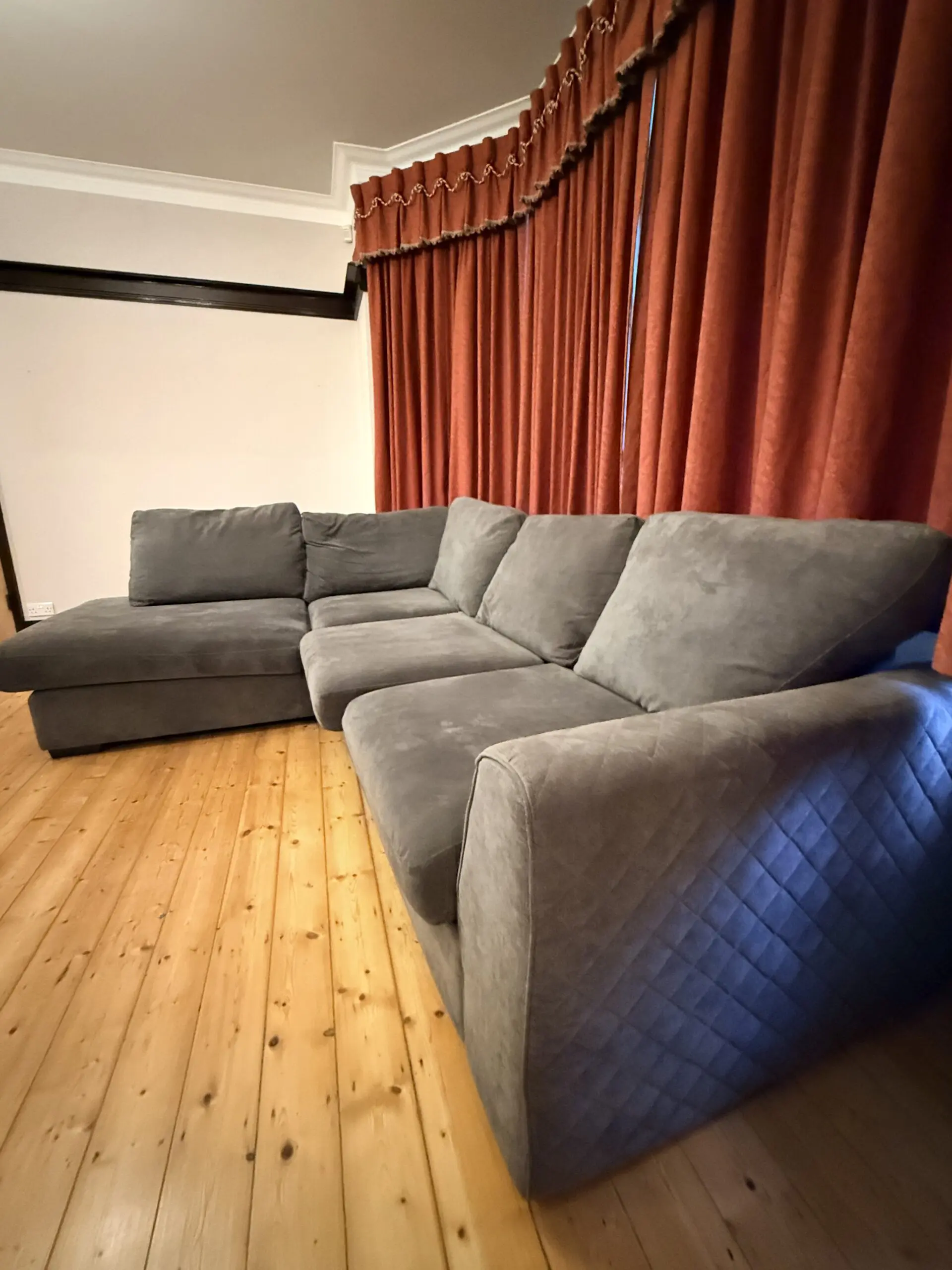 Large Luxury Natuzzi L shape corner Sofa – Like New