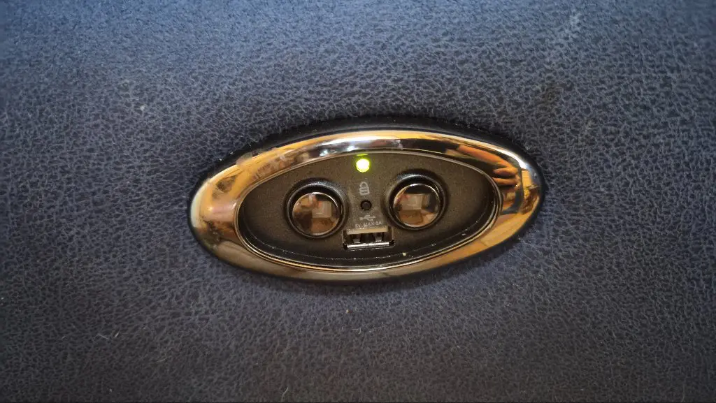 DFS "Ronan" Power Recliner 3-seater and armchair