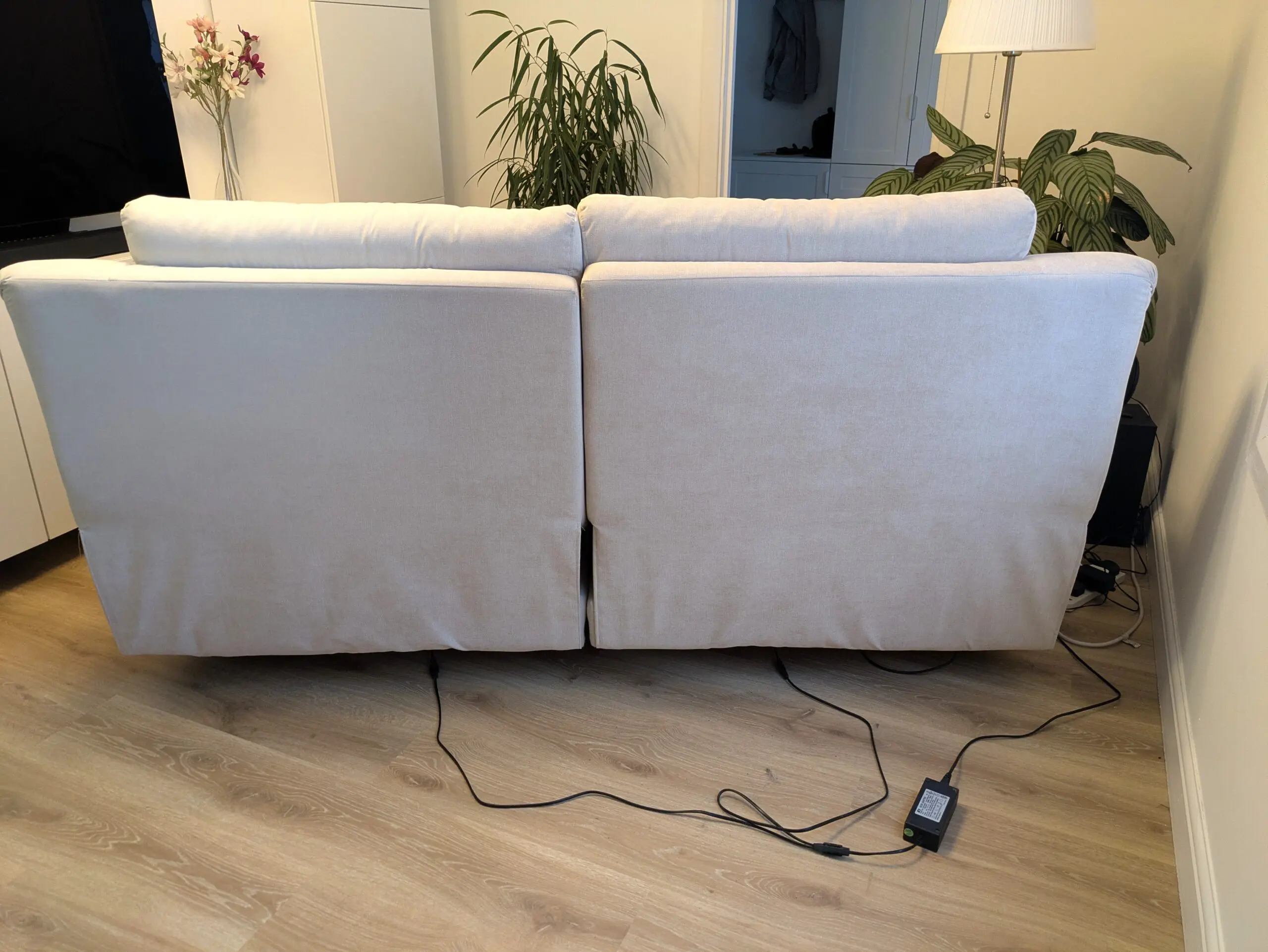 DFS Barrett 3 Seater Power Recliner Sofa – Cream – Very Good Condition