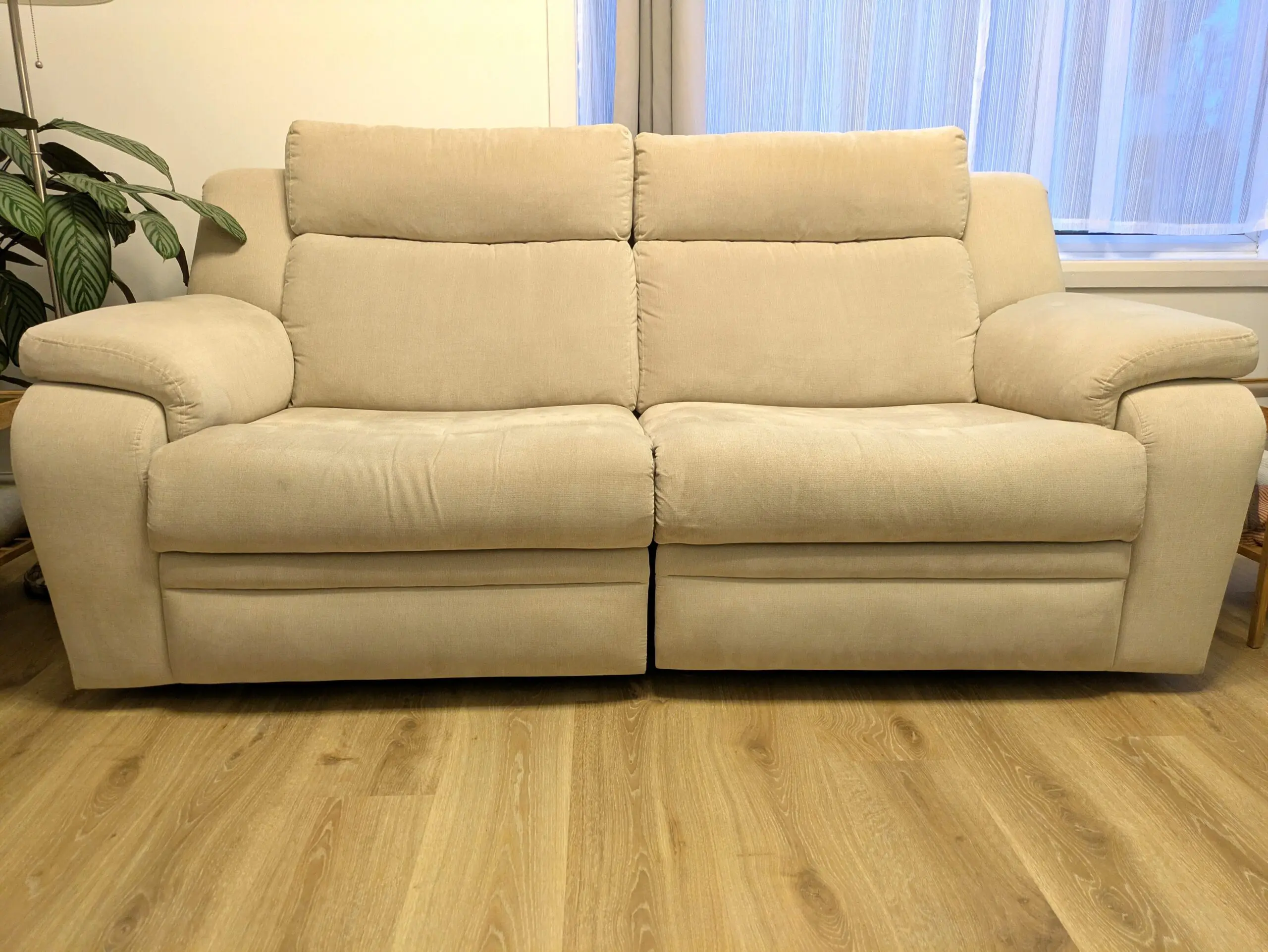 DFS Barrett 3 Seater Power Recliner Sofa – Cream – Very Good Condition