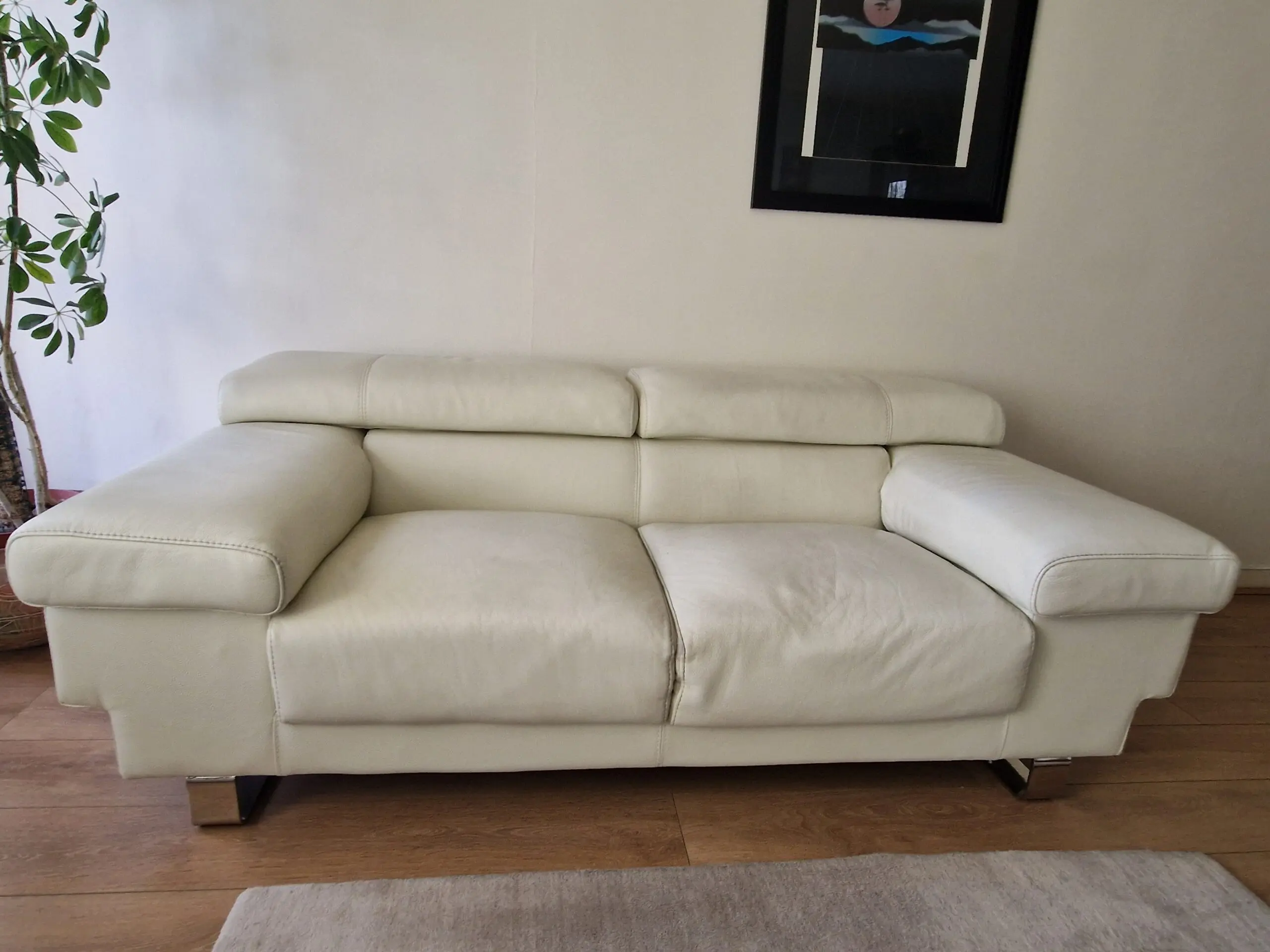 Denelli Italia 2-Seater Leather Sofa – Good Condition