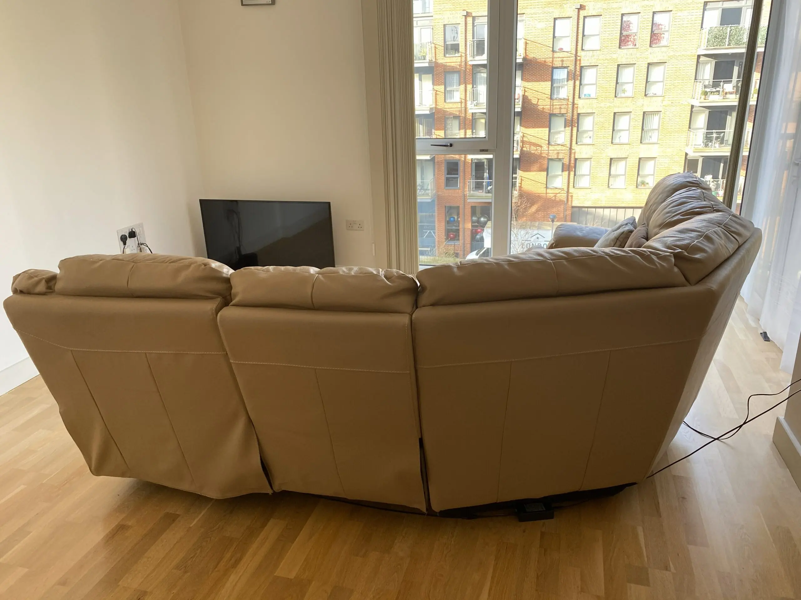 DFS Leather Recliner Corner Sofa – L‑Shaped 6 Seater – Excellent Condition