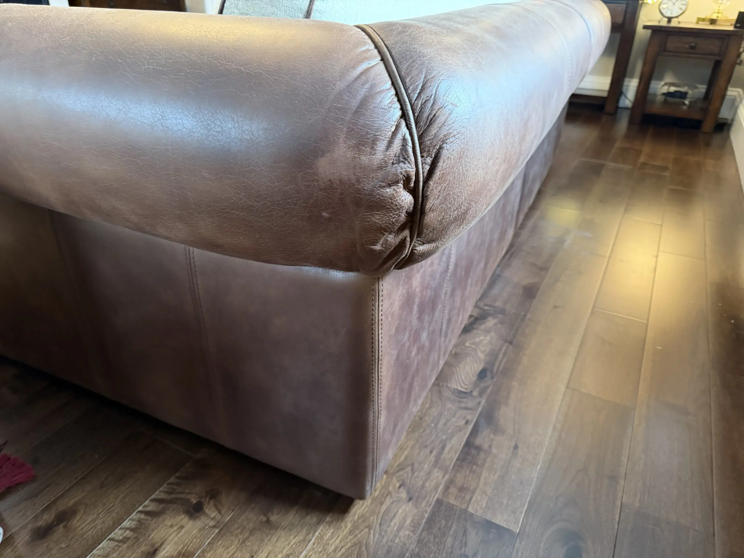 Marina - Dubai - High Quality Leather Sofa with Fabric Cushions