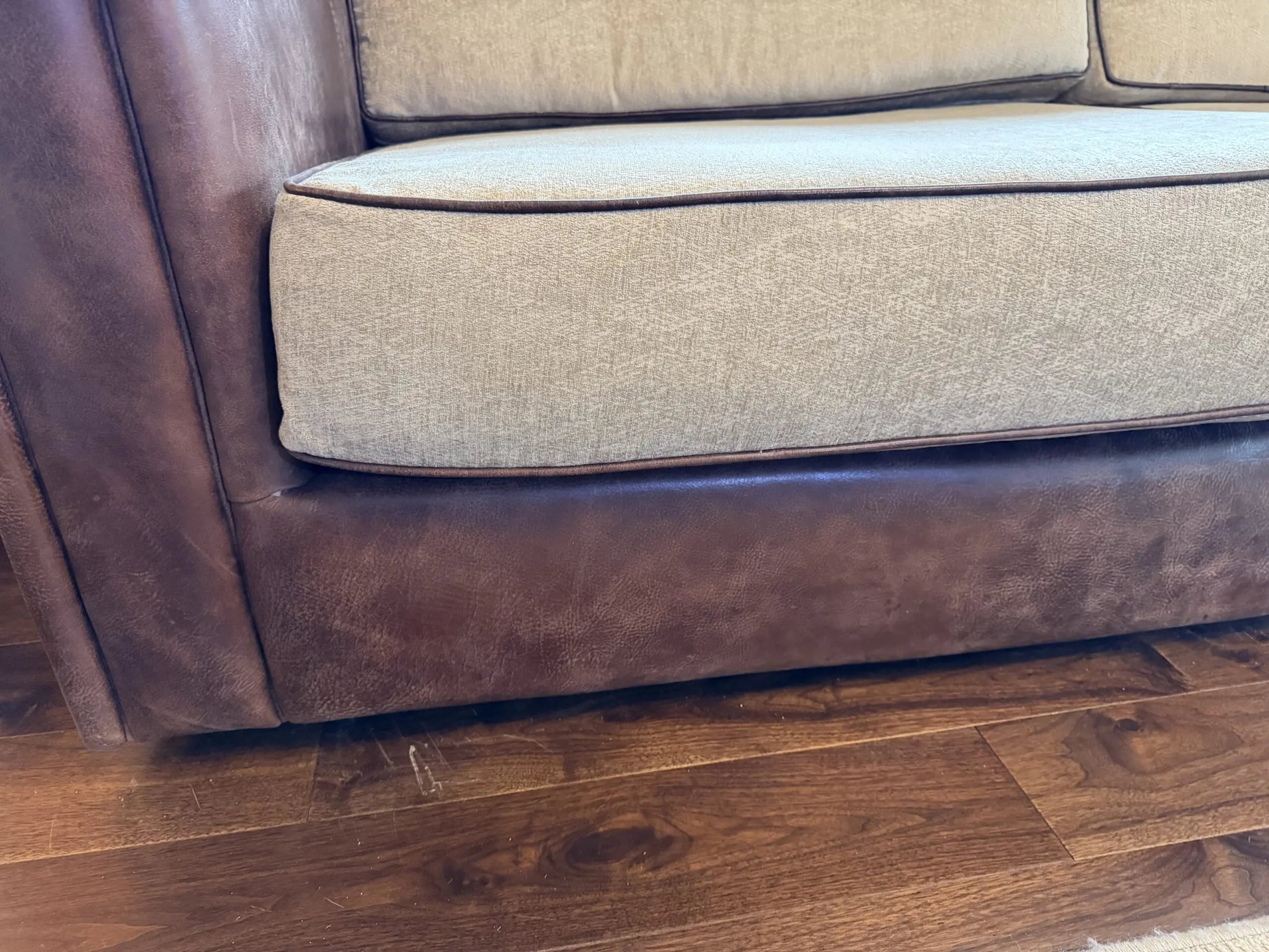 Marina - Dubai - High Quality Leather Sofa with Fabric Cushions