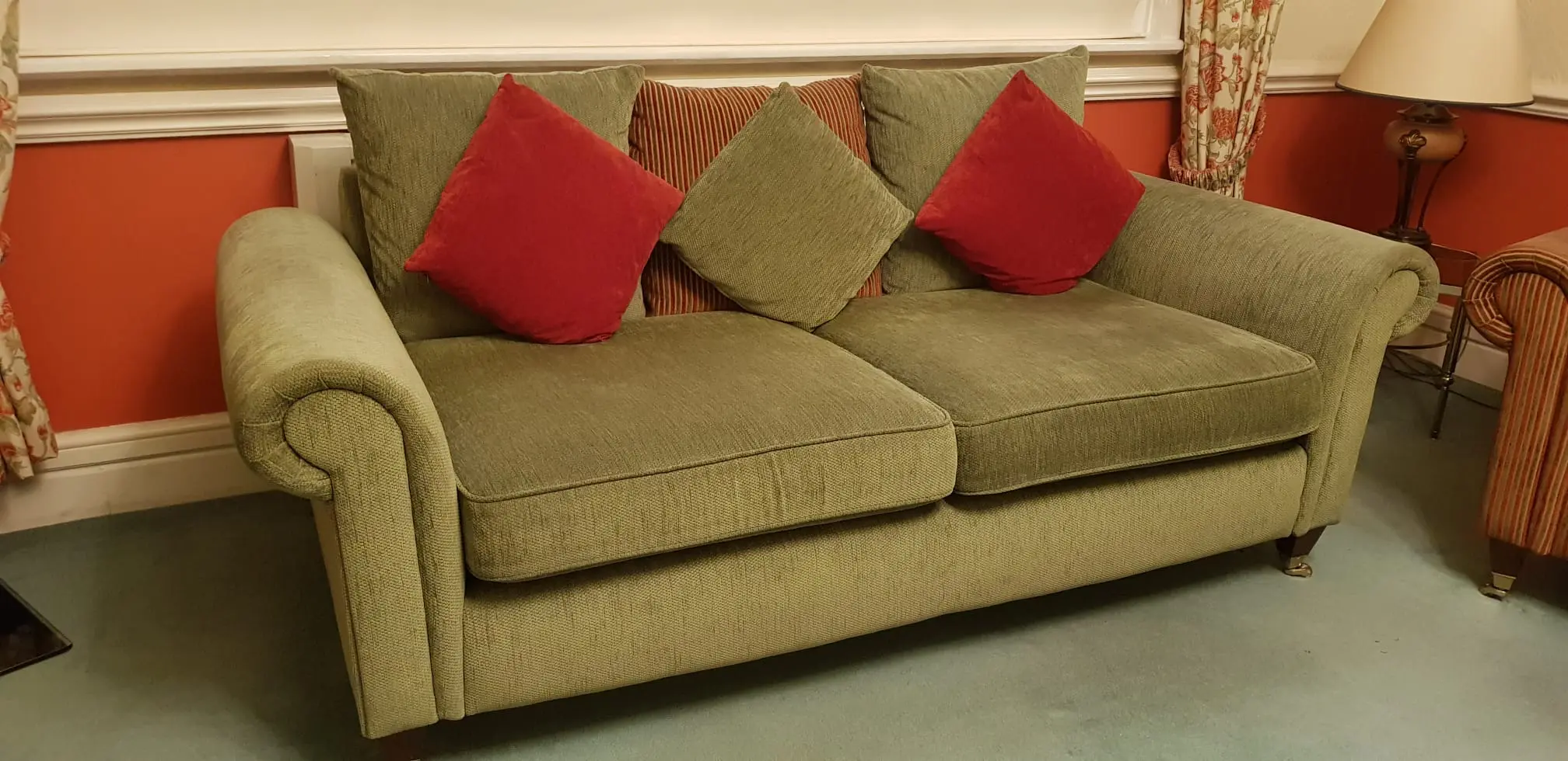 Traditional Deep Seat Sofas & Chairs