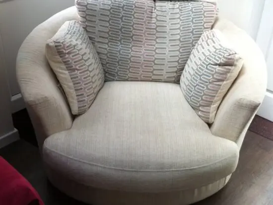 Comfortable Beige Armchair with Cushions – Great Condition
