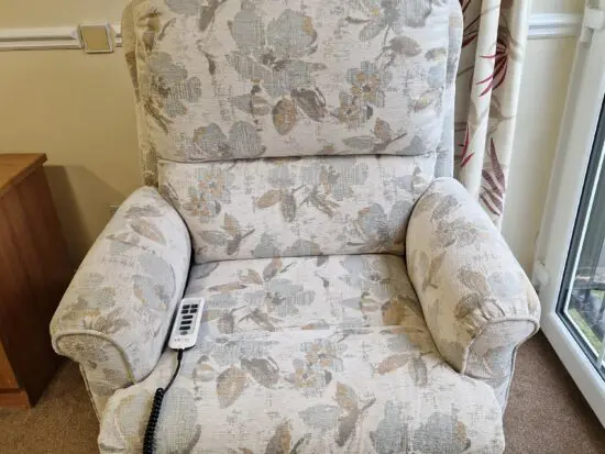 immaculate rise recline armchair - SCS NEWMARKET BEIGE