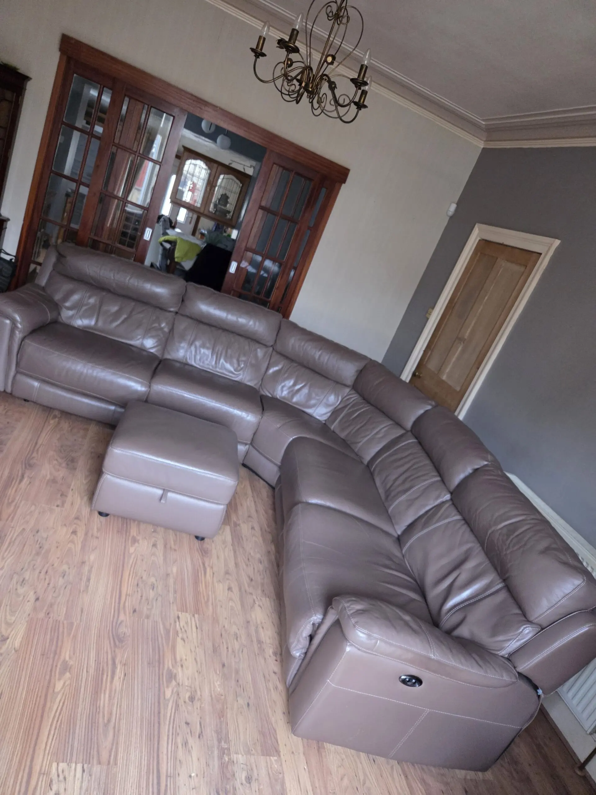 DFS MONARCH LEATHER CORNER SOFA