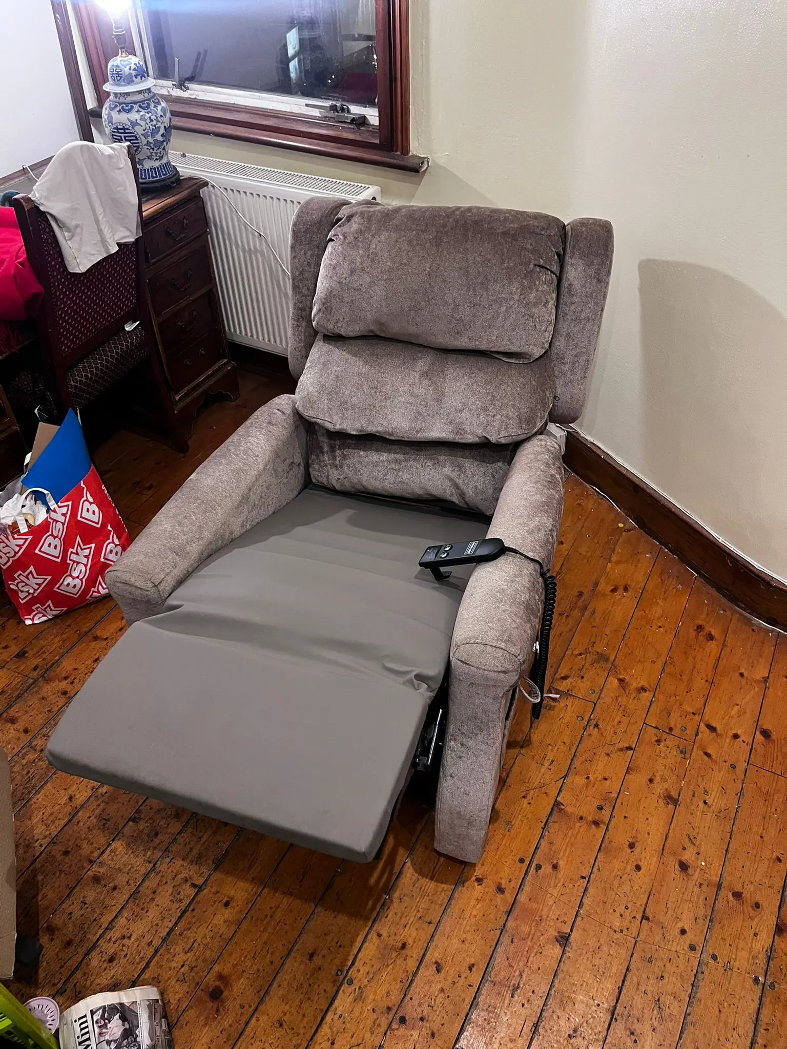 Accora Configura Comfort Chair Dual Tilt Electronic Chair CHAIR-0-CM1-340