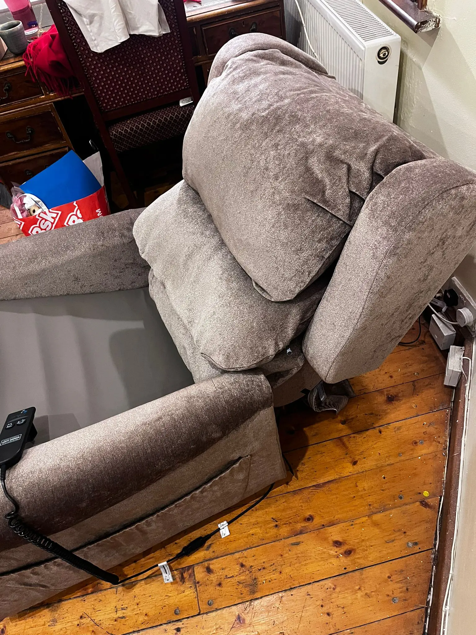 Accora Configura Comfort Chair Dual Tilt Electronic Chair CHAIR-0-CM1-340