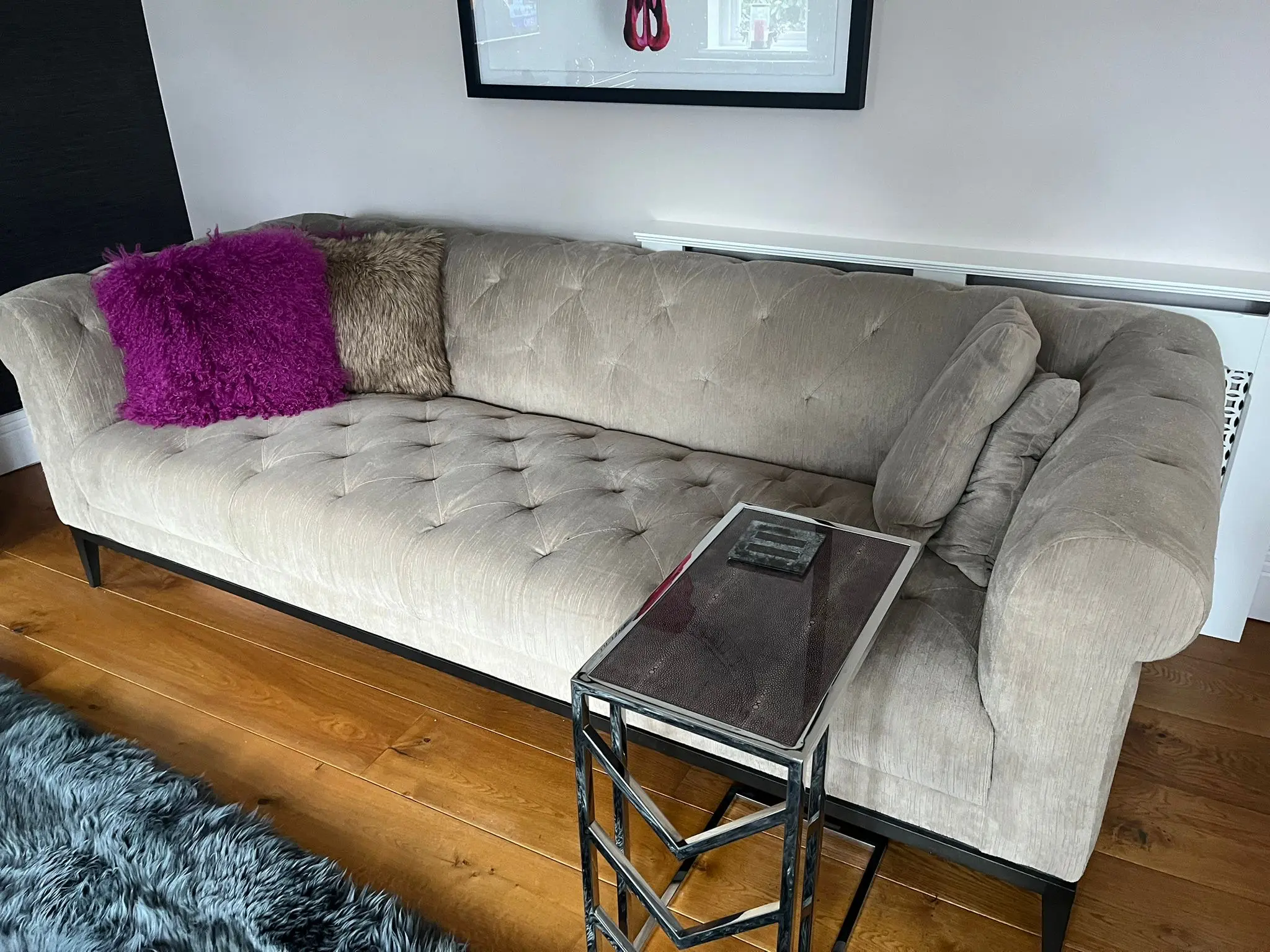 Modern Tufted 3-Seater Sofa with Deep Button Detail