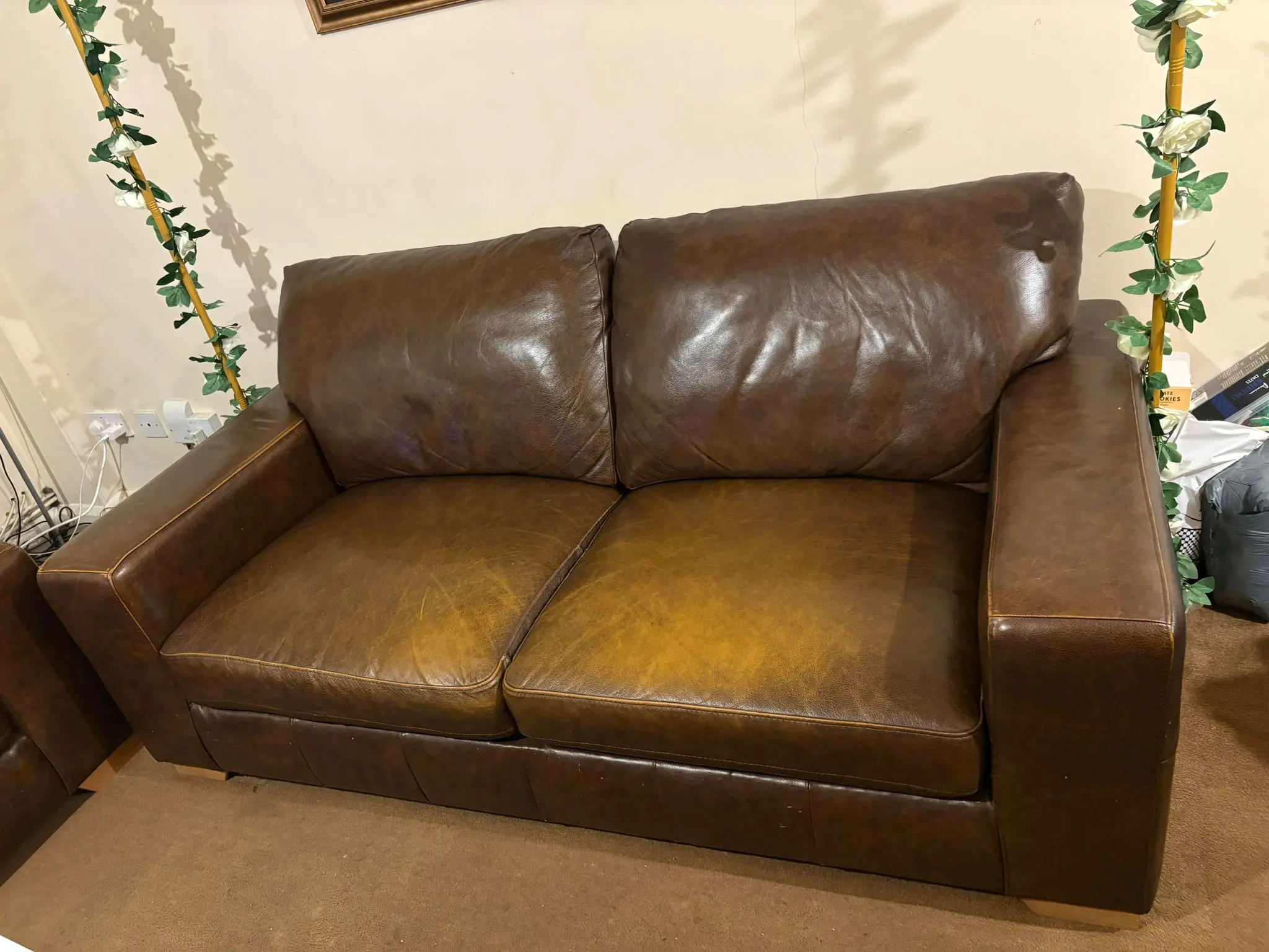 Luxury Premium Next Leather Sofa (2-seater) (NORMAL RETAIL PRICE £2000+)