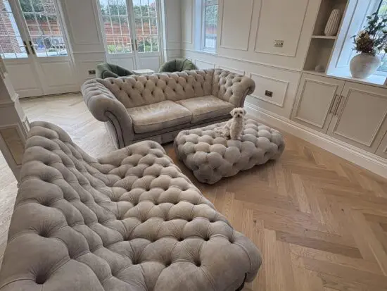 Distinctive chesterfield set