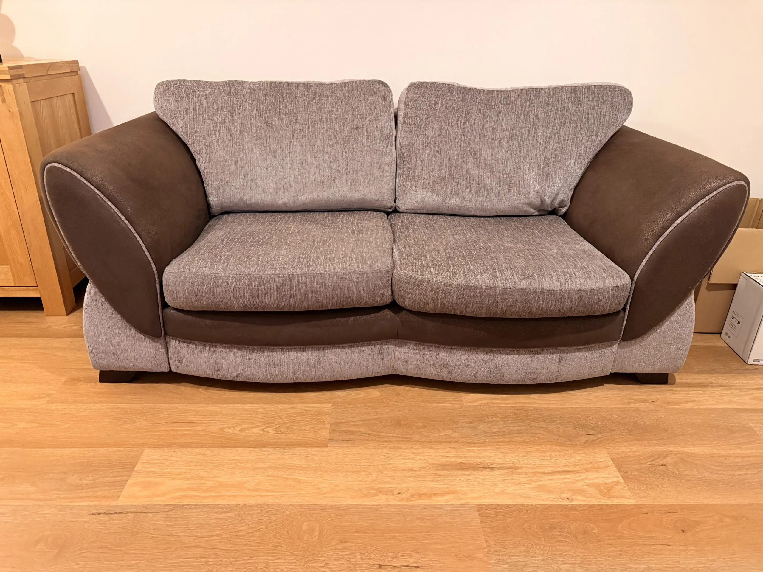 DFS Nina – 2 Seater & Sofa Bed