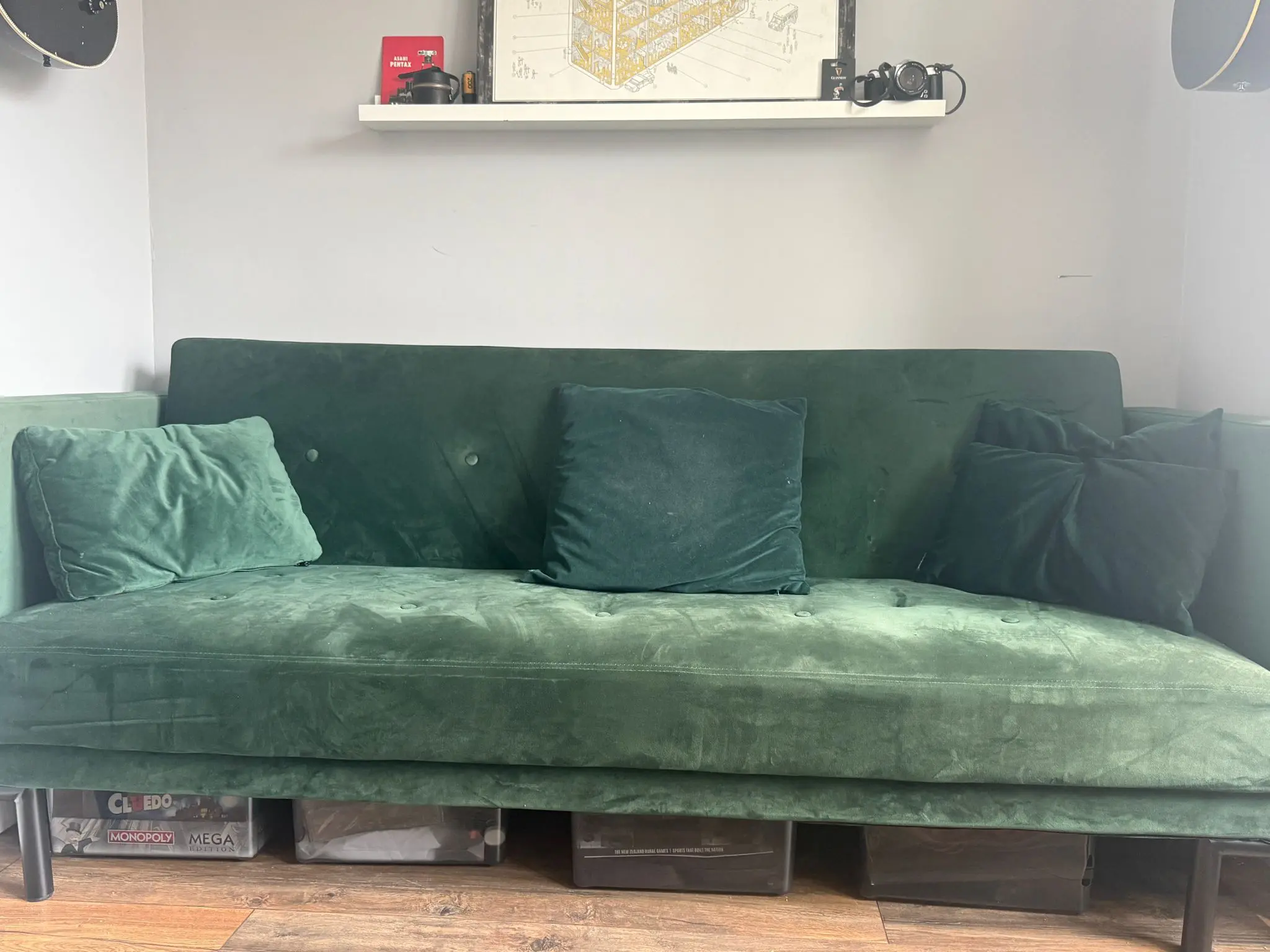 Modern 3-Seater Sofa with Button Tufting and Metal Legs