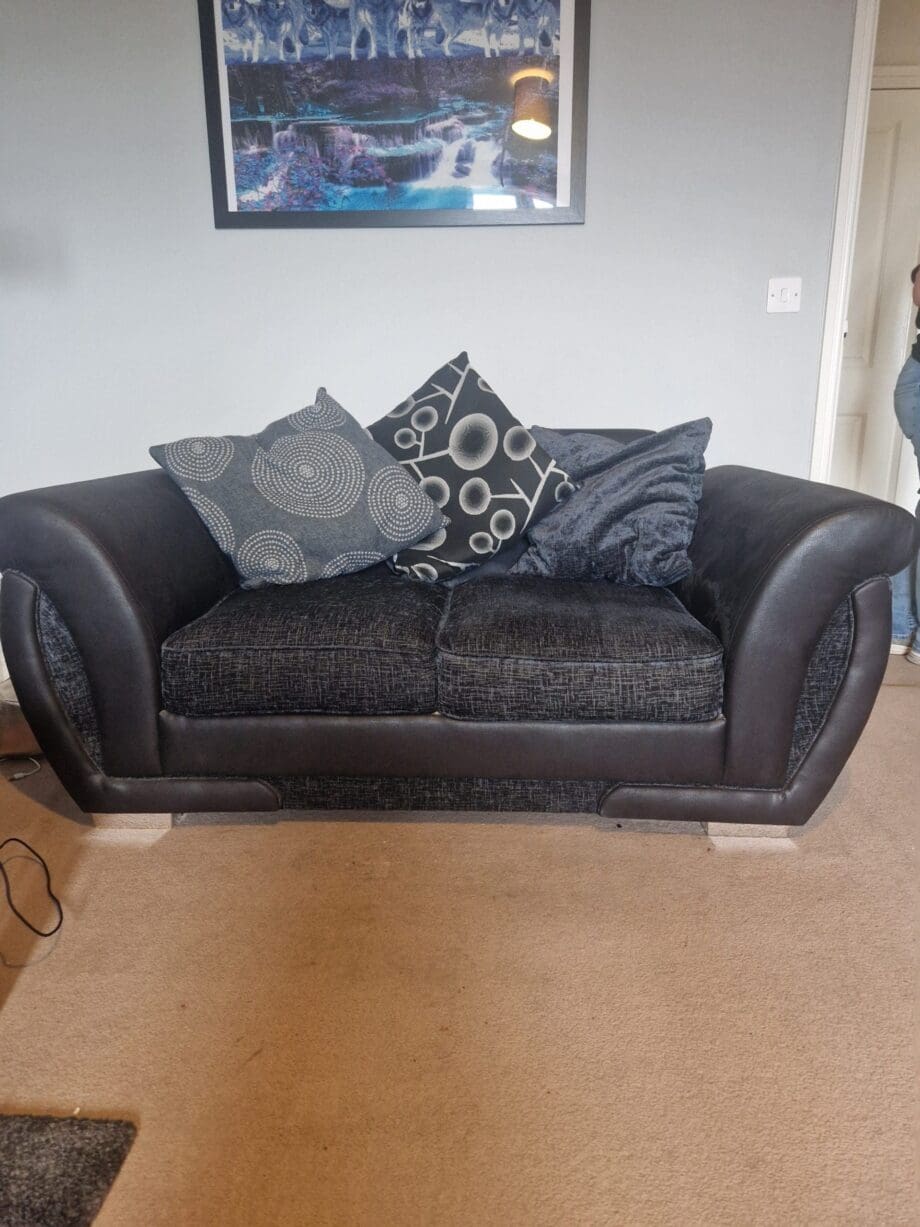 2 plus 3 seater sofas matching