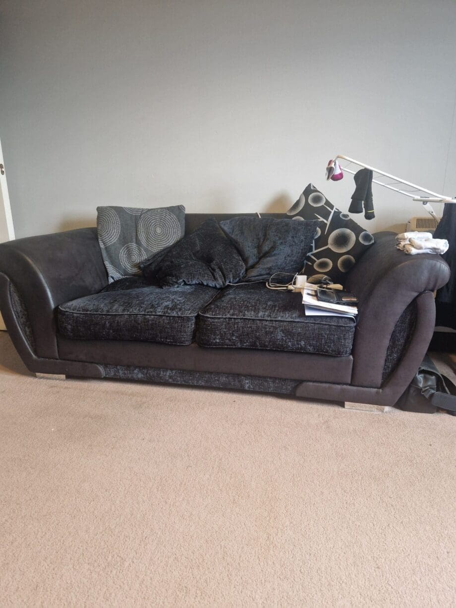 2 plus 3 seater sofas matching