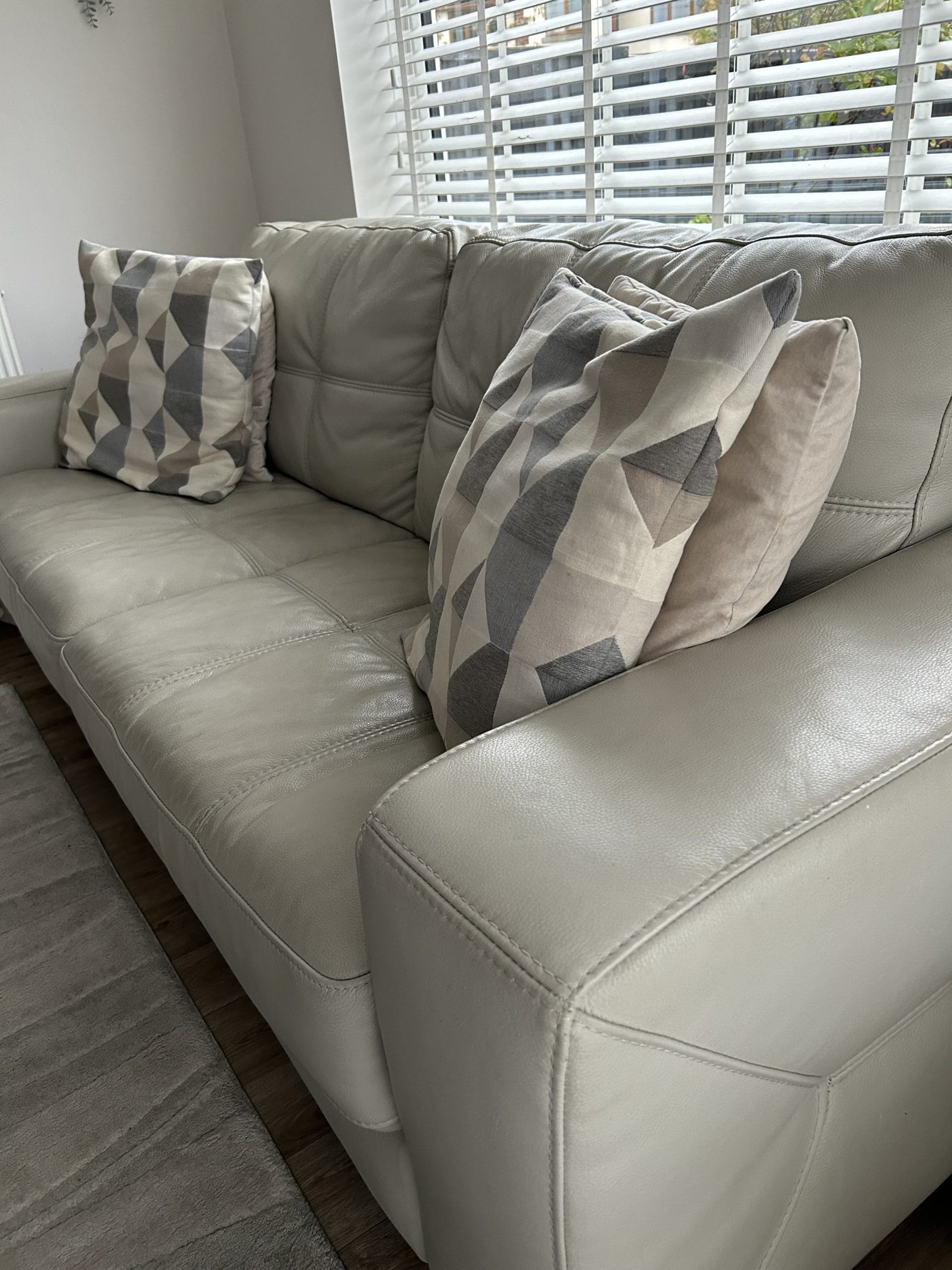 Cream leather sofa Sofalistic The Sofa Marketplace, buy and sell