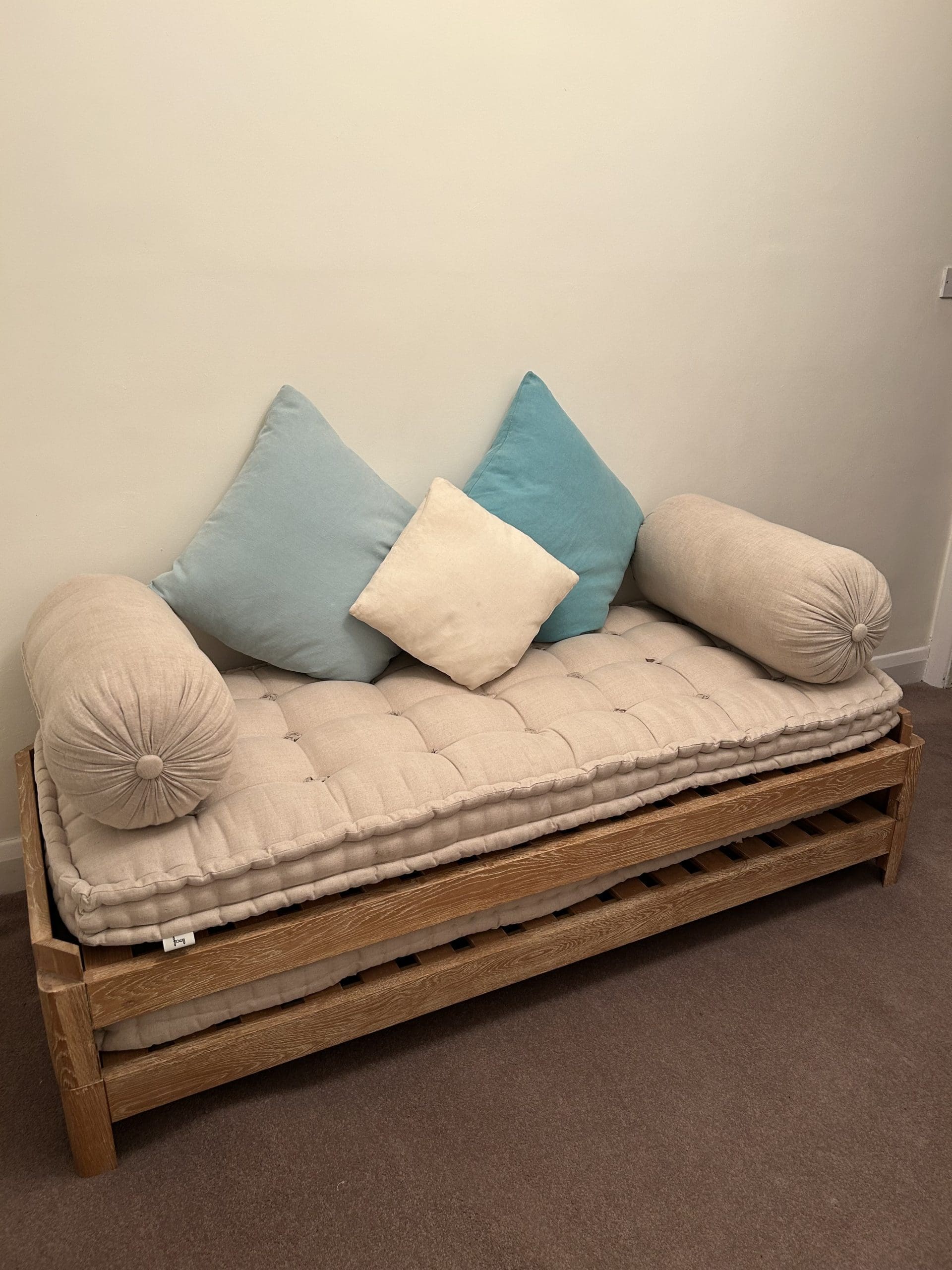 Loaf futon discount