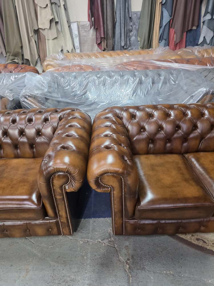 ANTIQUE GOLD LEATHER CHESTERFIELD SOFA SUITE