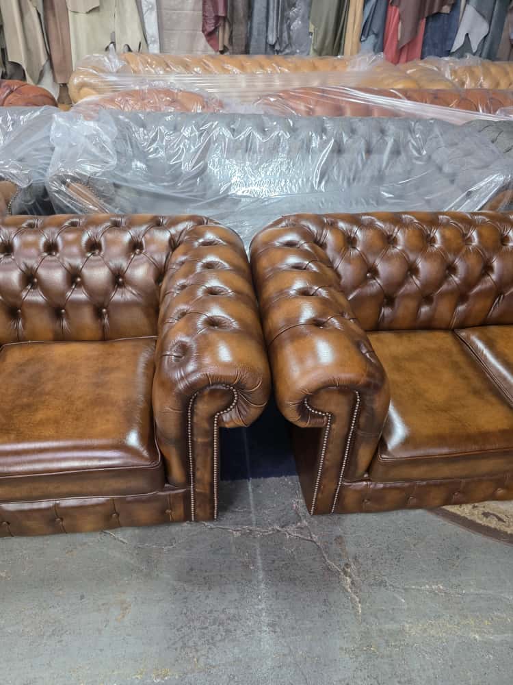 ANTIQUE GOLD LEATHER CHESTERFIELD SOFA SUITE