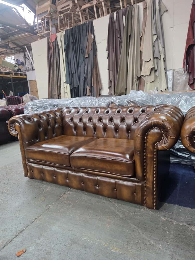 ANTIQUE GOLD LEATHER CHESTERFIELD SOFA SUITE