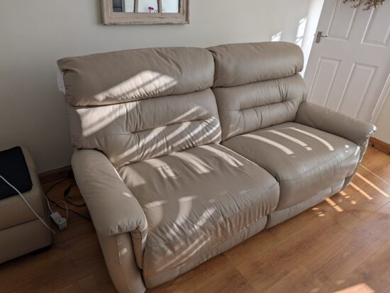 Furniture Village “Touch 2” 3-Seater Power Recliner – Pebble Leather – Delivered Oct 2024