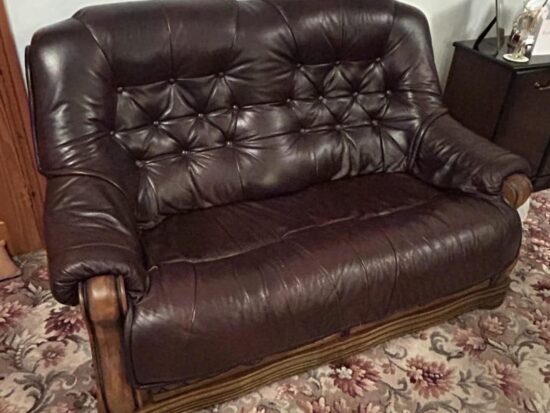 SCS Classic Button-Tufted 2-Seater Sofa with Wooden Base