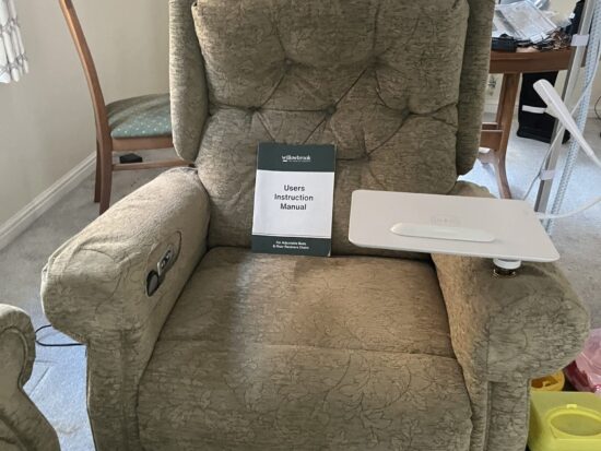 Bespoke Electric Rise & Recline Armchair with Side Table – Perfect for Comfort