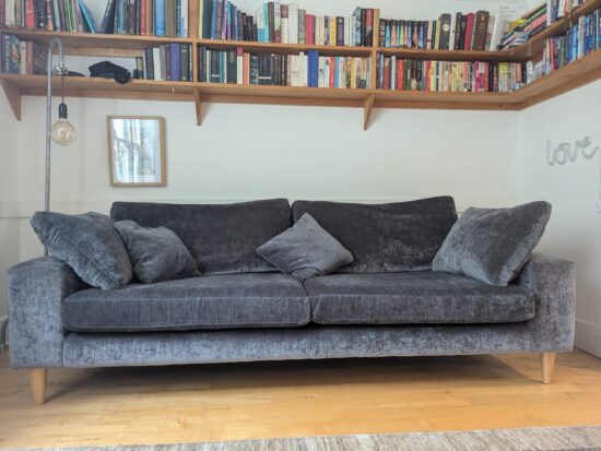 Modern 4-Seater Sofa with Wooden Legs – Contemporary Design